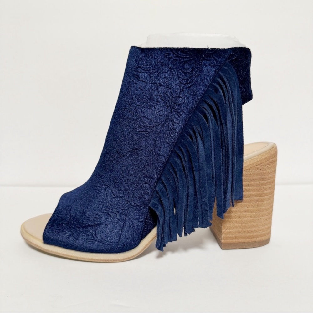 New Very Volatile Navy Peep Toe Suede Booties Chunky Heel Fringe